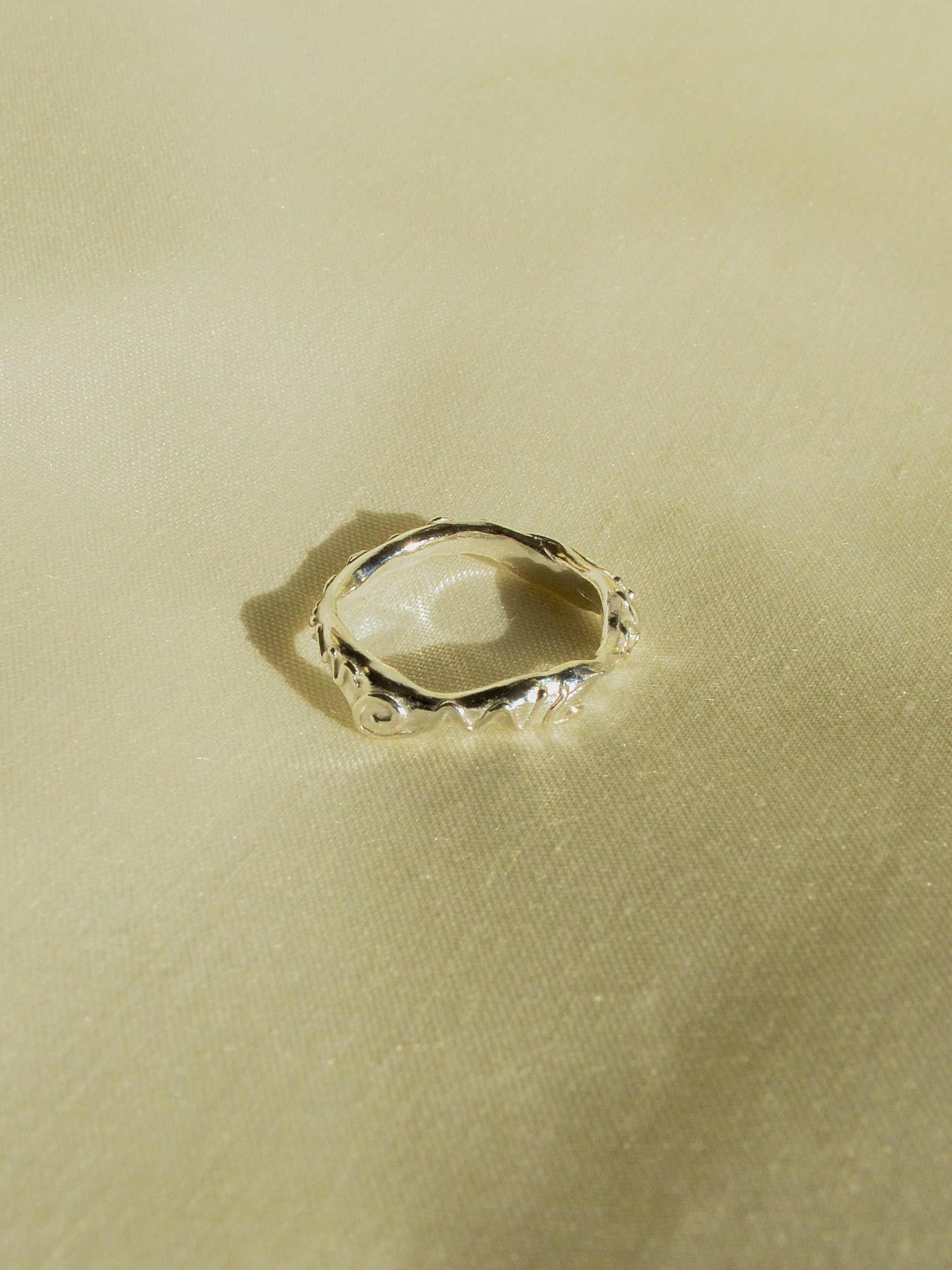 romantic slim ring