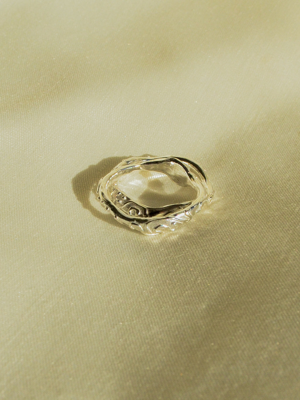 romantic slim ring
