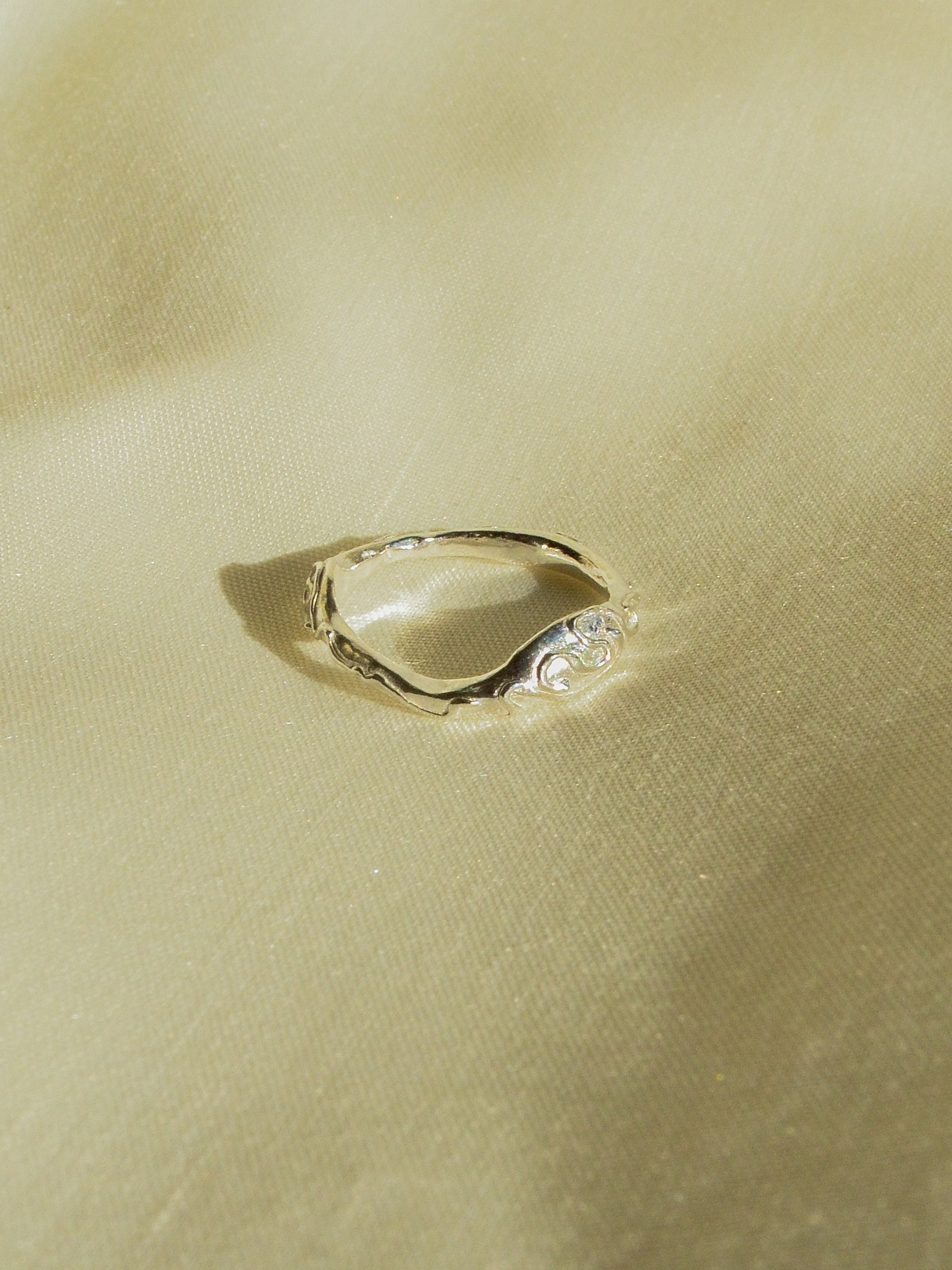 romantic slim ring