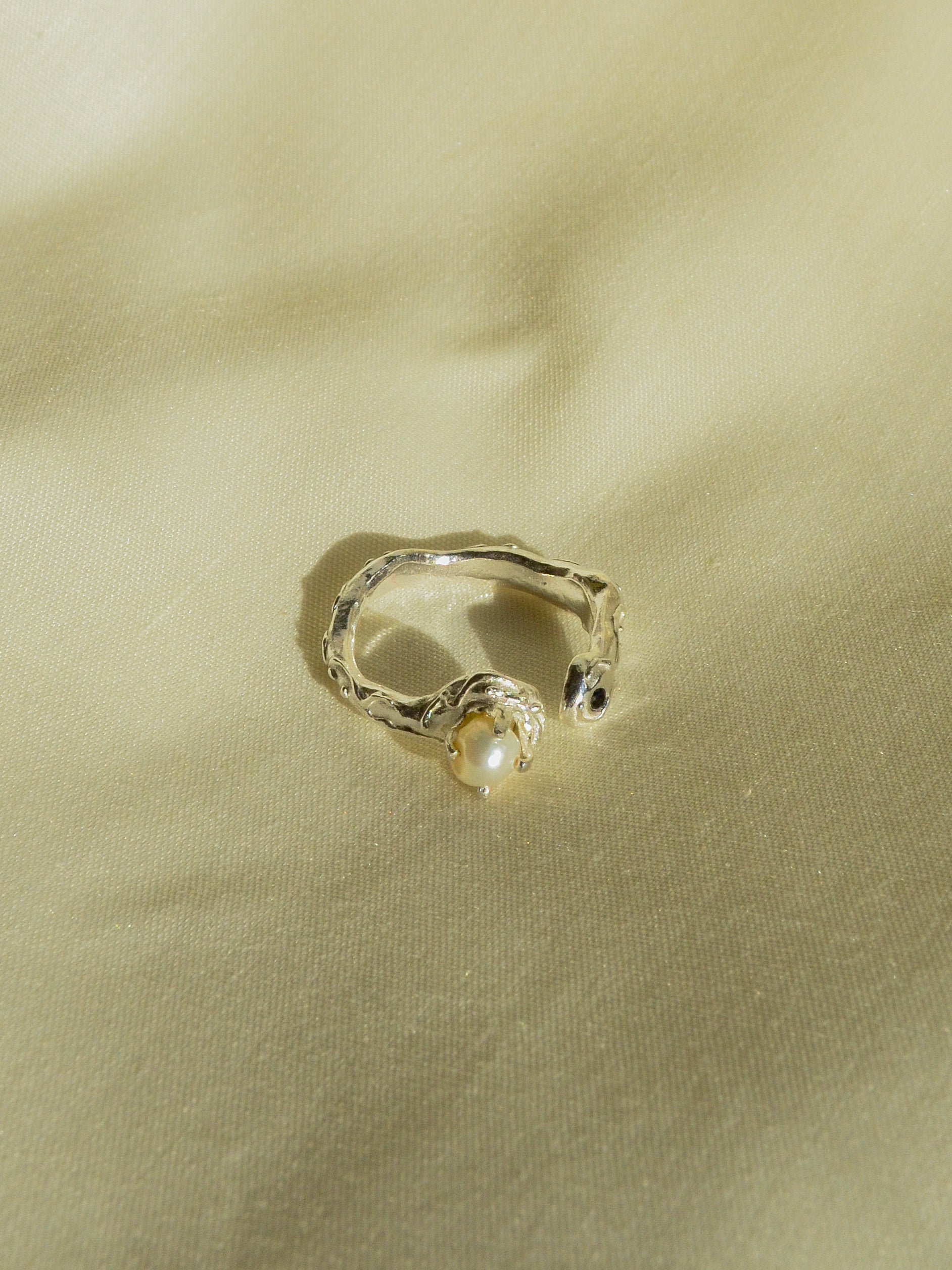 romantic pearl ring (size 7)