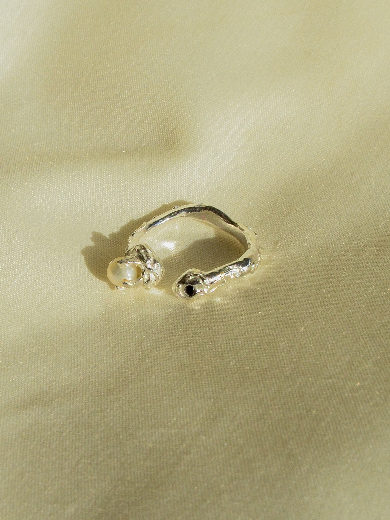 romantic pearl ring (size 7)