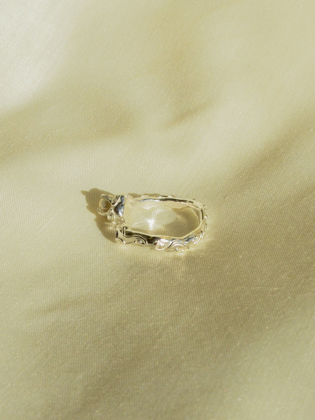 romantic pearl ring (size 7)