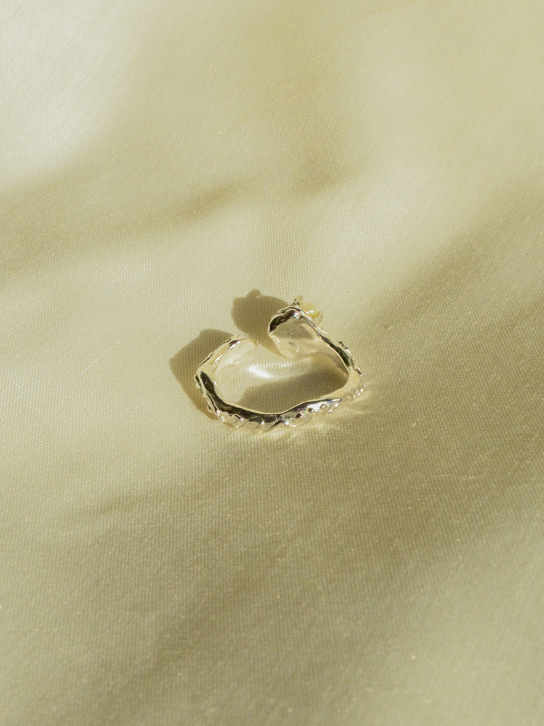 romantic pearl ring (size 7)