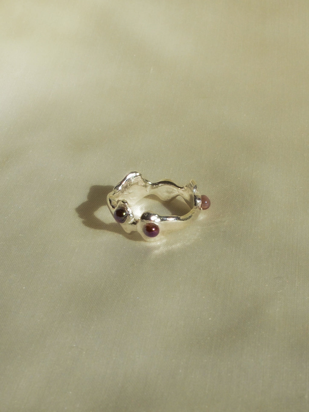 iridescent bouba ring