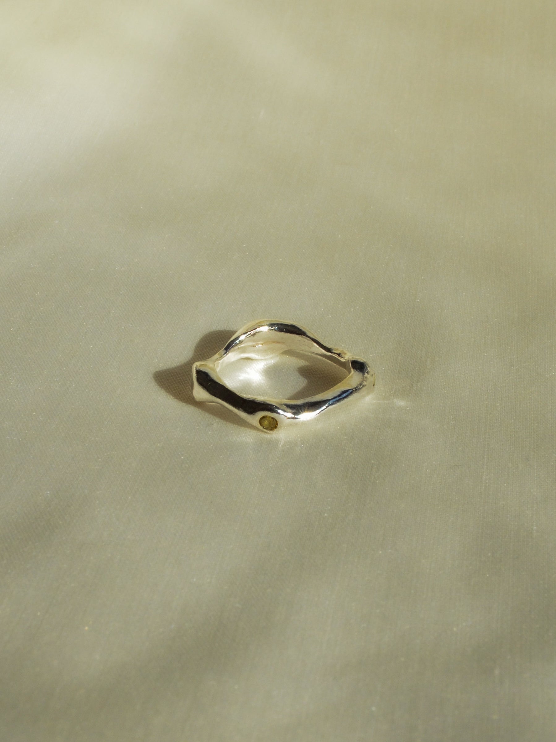 yellow drop ring (size 6)