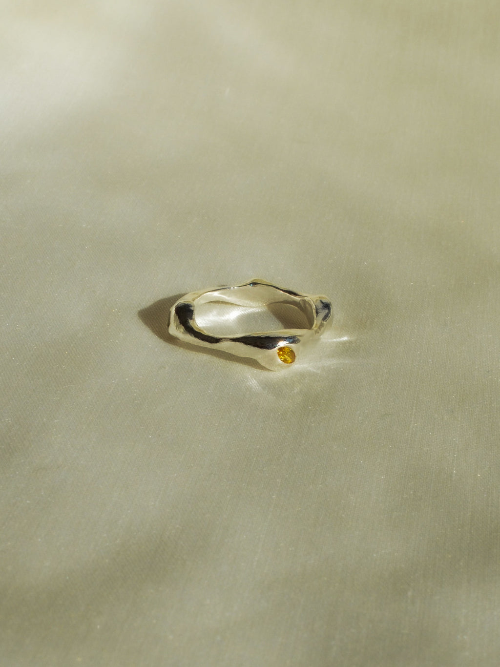 yellow drop ring (size 6)