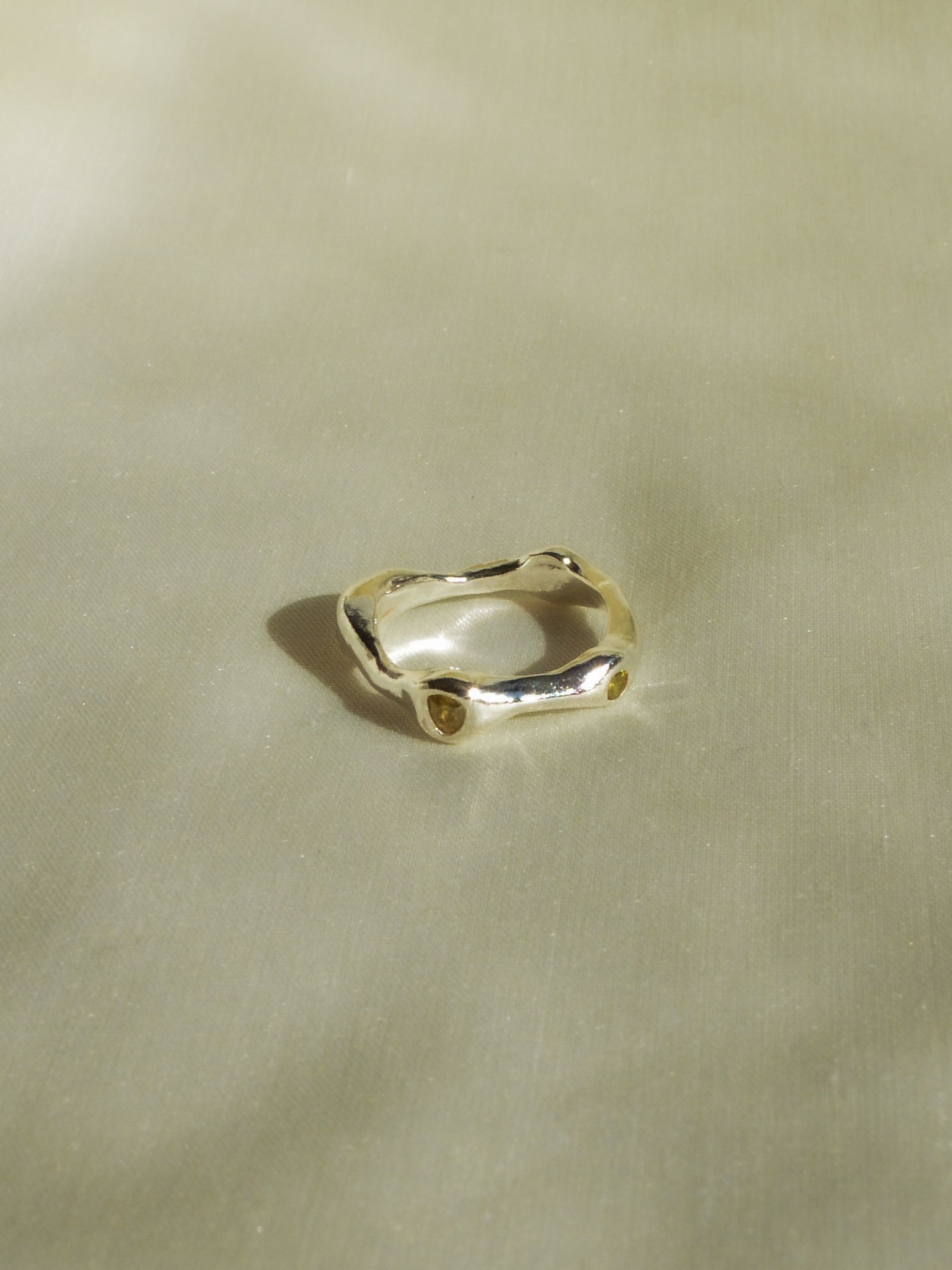 yellow drop ring (size 6)