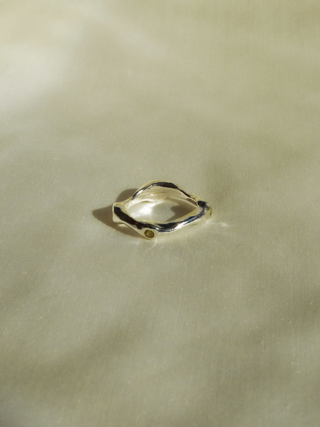 yellow drop ring (size 6)
