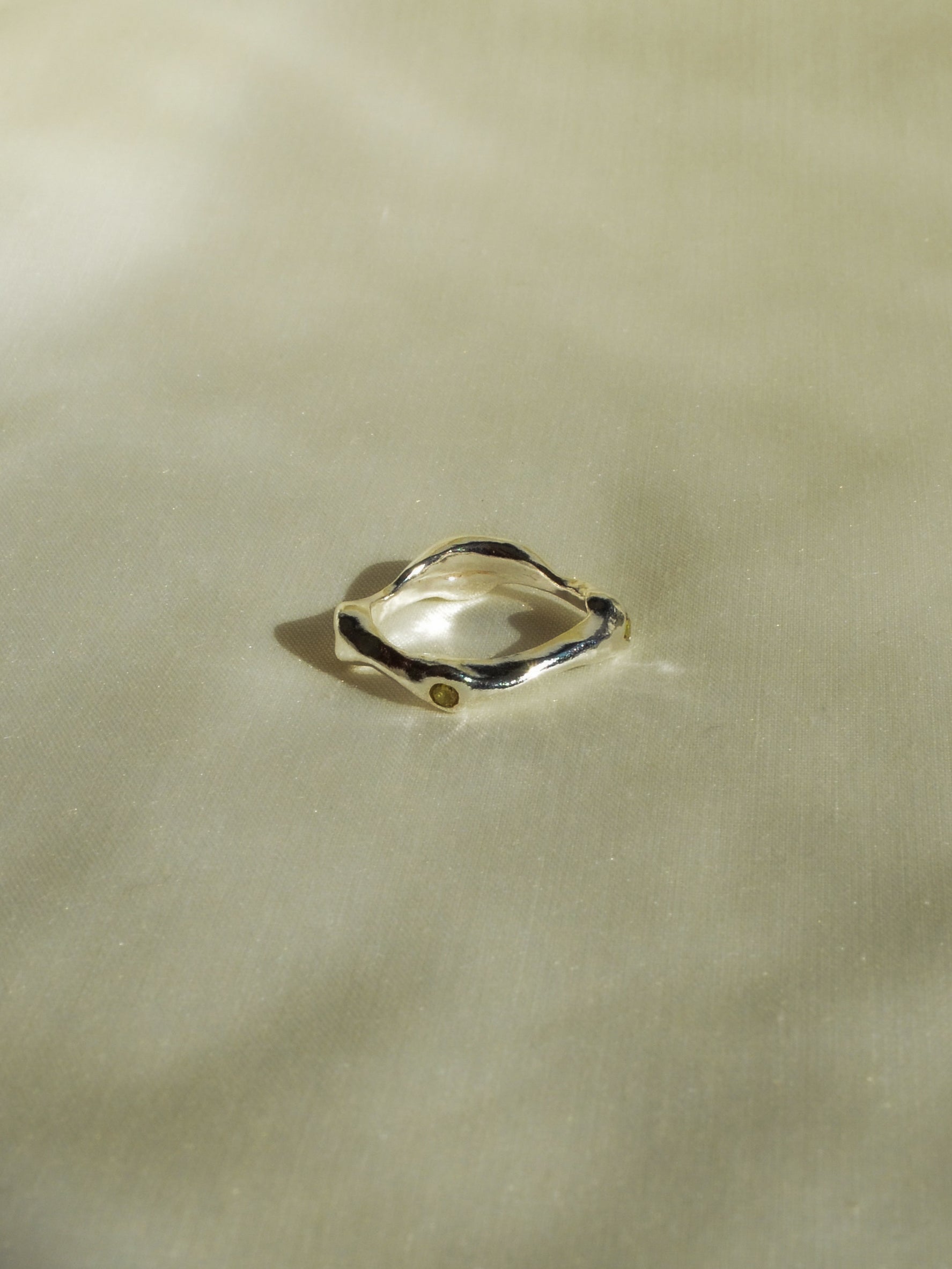 yellow drop ring (size 6)