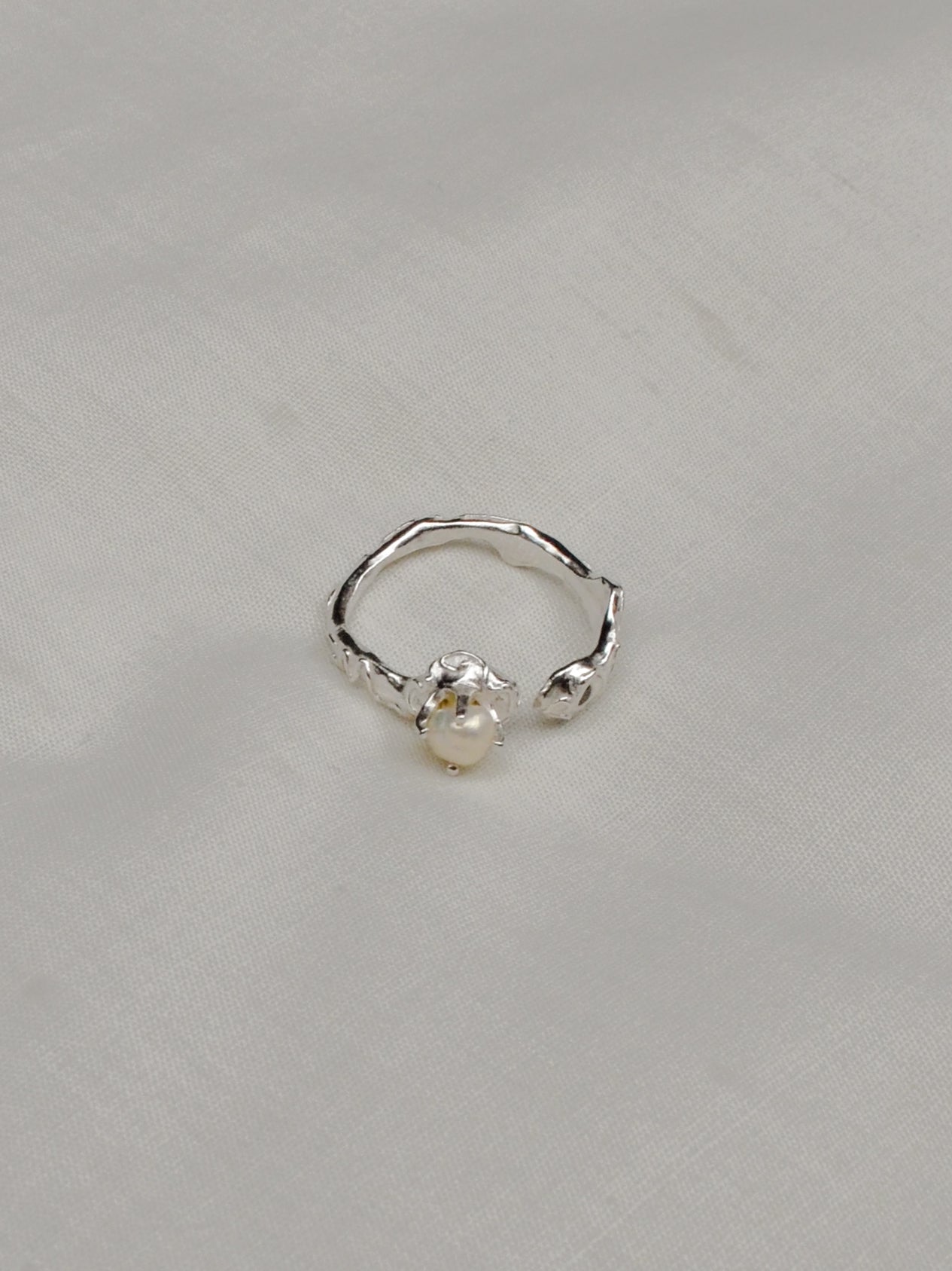 romantic pearl ring (size 7)