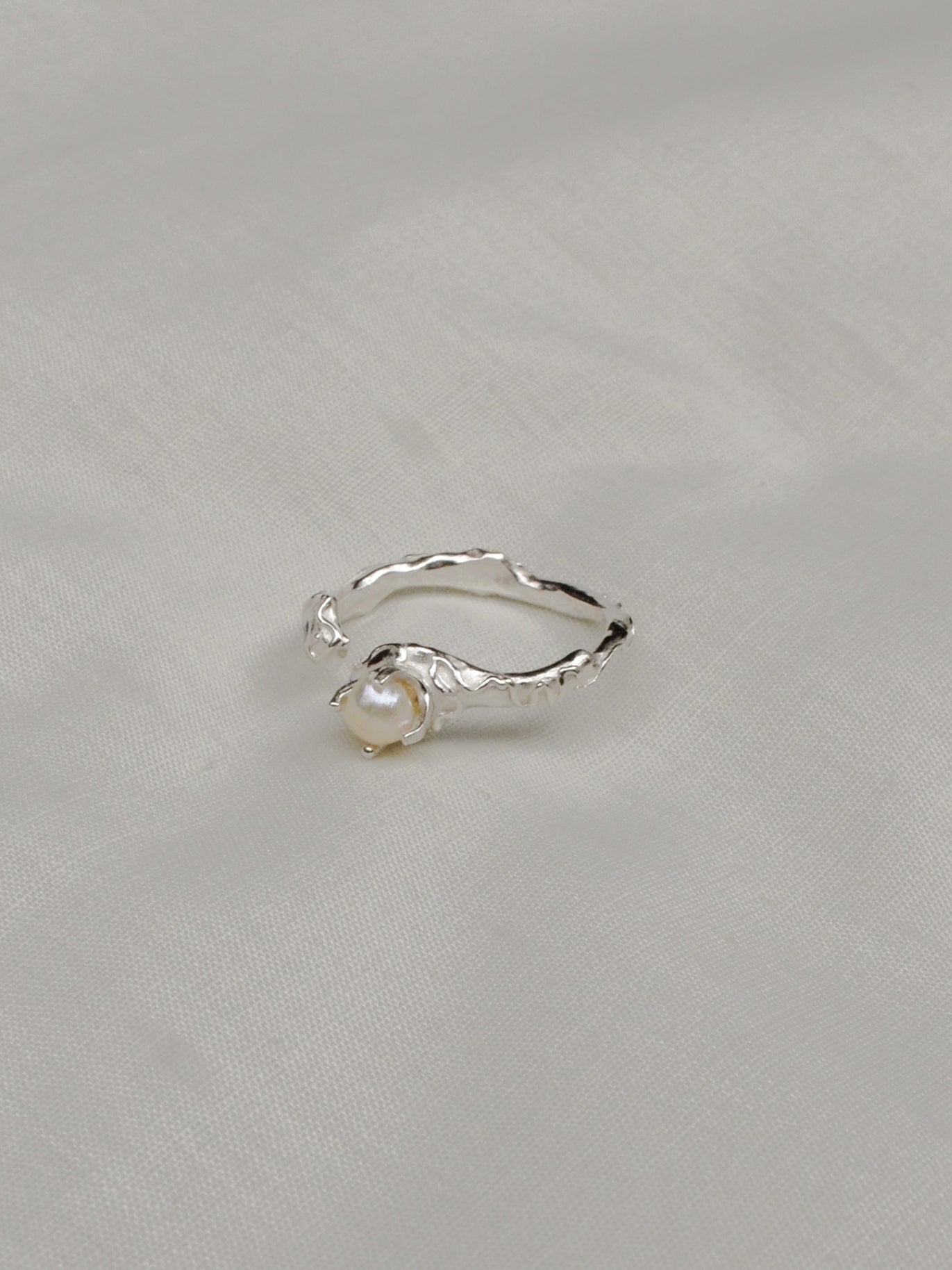 romantic pearl ring (size 7)