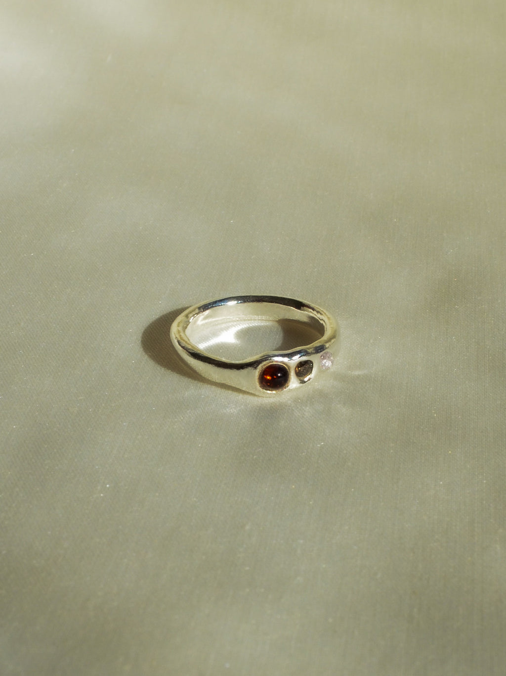 dottie ring (size 7)