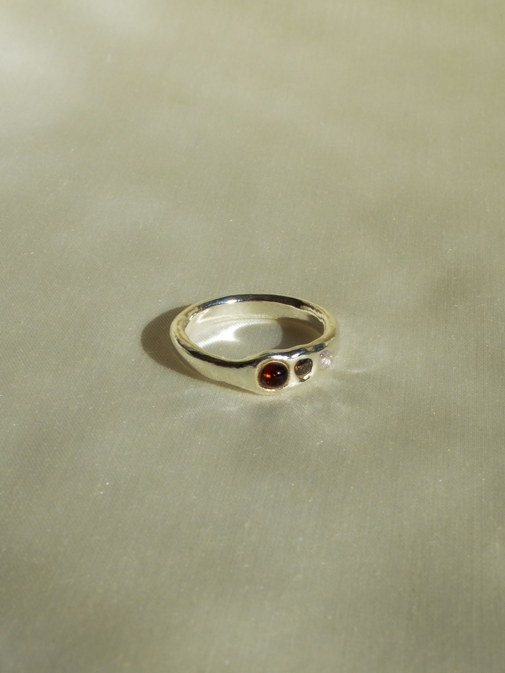 dottie ring (size 7)