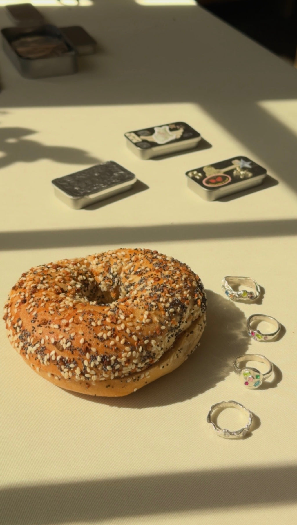 make a ring with Boichik Bagels