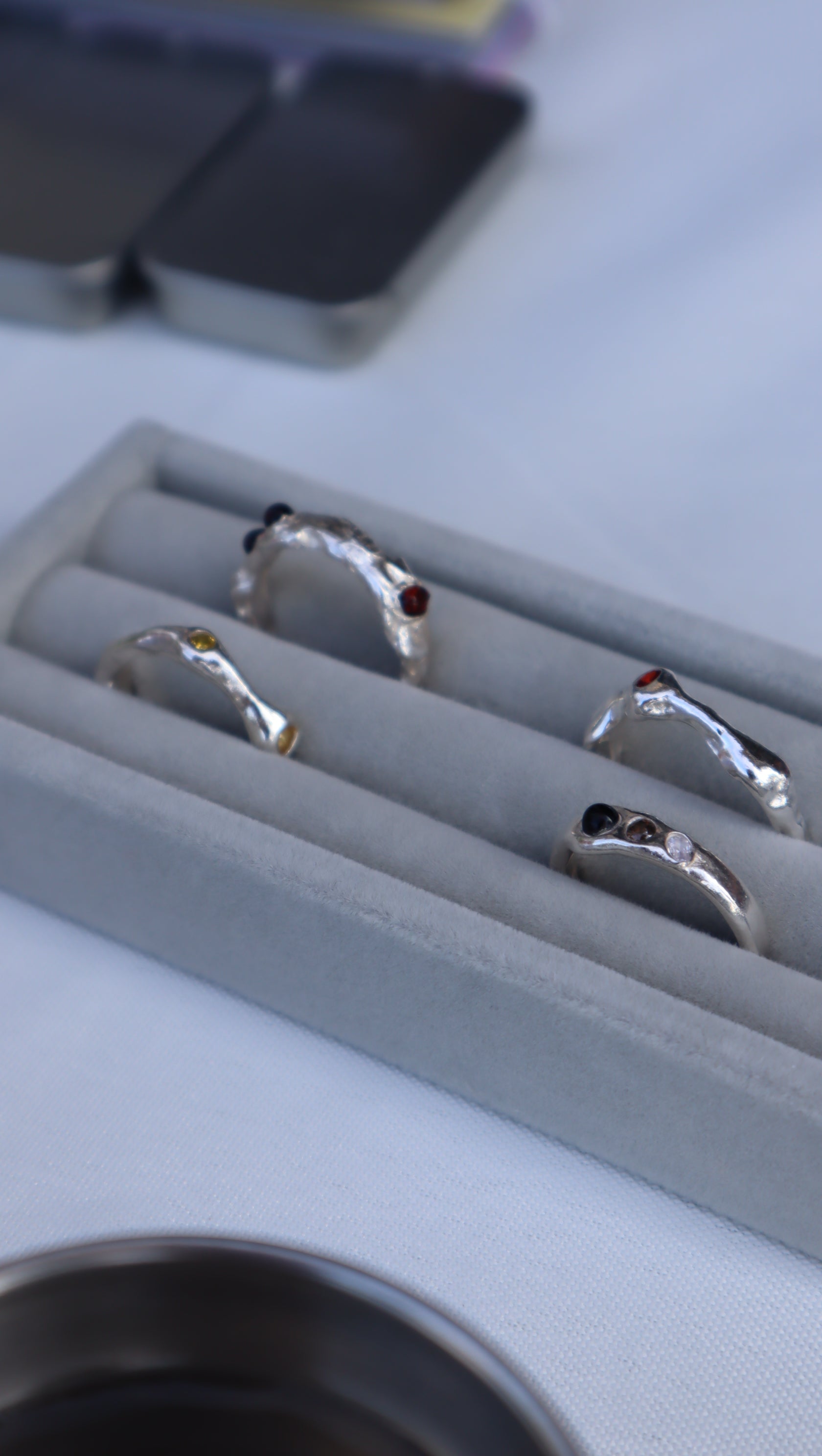 make a ring with Boichik Bagels